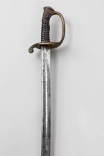 Sabre d’officier d’infanterie modèle 1855 

Poignée en corne avec restes...