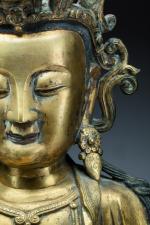 CHINE - XVIe siècle.
Importante STATUE DE BOUDDHA en bronze doré,...
