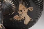 EPICHYSIS à vernis noir décoré d'un ÉROS 

avec une couronne...