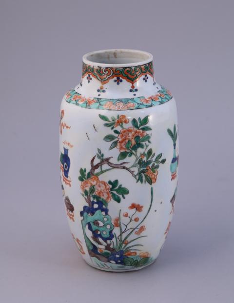 Boîte argent et porcelaine chinoise avec muret