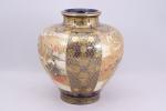 Japon, Fours de Satsuma, époque Meiji (1868-1912).Grand vase balustre en...