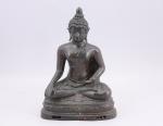 Thailande, Ayutthaya, XVIIe-XVIIIe siècle.Bouddha Maravijaya en bronze à patine brune,...