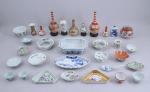 Chine et Japon.Réunion de porcelaines modernes et semi-modernes, comprenant plus...