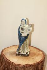 Statue ancienne Sainte Vierge tenant lEnfant Jésus dans ses bras