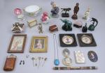 Réunion d'objets de vitrine dont sujets et pièces en céramique...
