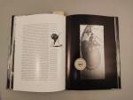 Colette Fellous "Guerlain", 1987Ouvrage de 160 pages abondamment illustrées racontant...