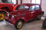 Renault Juvaquatre (1948) 4 cylindres, 6 CV essence.Carrosserie cerise.Modéle rare.Véhicule...