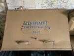 Wehrmacht, 1942 Important groupe électrogène. Joints : Trois jerricans allemands.Provenance...