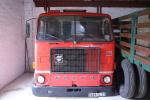 Volvo F88 (cabine) Carrosserie rouge.Provenance : Musée du poids lourd,...