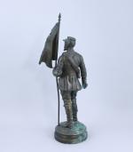 Charles Anfrie (1833-1905) Le porte drapeau Bronze patiné. Signé et...