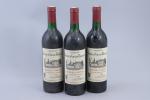 MOULIS, Château Dutruch Grand Poujeaux, 1988, 3 bouteilles. Niveaux très...