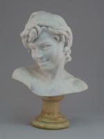 D'après Jean-Baptiste CARPEAUX (1827-1875)Rieur napolitain.Marbre blanc sur piédouche d'onyx. Signé...