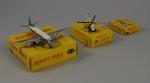 DINKY TOYS. LOT comprenant :-1 avion Vickers Viscount (60 E)...