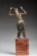 Demetre CHIPARUS (Dorohoi, 1886 - Bagneux, 1947)Pantaloons.Sculpture chryséléphantine en ivoire...