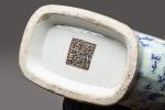 CHINE, Nankin - XIXe siècle
Importante paire de GOURDES en porcelaine...