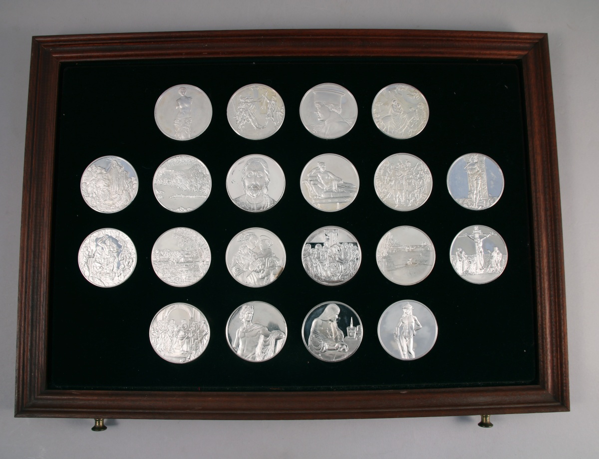 LES 100 PLUS GRANDS CHEFS D'CEUVRE コイン メダル 収納ケース のみ Les 100 plus grand chefs d\u0027oeuvres de l\u0027art timbres - Collection