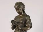 Eutrope BOURET (Paris, 1833 - 1906)Jeune glaneuse.Épreuve en bronze patiné.Haut....