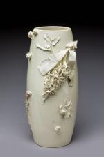 Comtesse CABARRUS
Grand vase aux fleurs et fruits en applique
en céramique...
