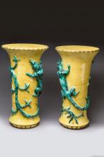 Christine VIENNET (née en Norvège en 1947)
Deux vases cornets à...