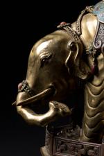 Bel éléphant en bronze cloisonné provenant de lancienne collection Bulgari,...