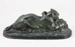 d'après Antoine Louis BARYE (1796-1875)Tigre dévorant un glavial.Bronze signé.Haut. 10,...