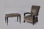 Maxime OLD (Français, 1910-1991) Trois fauteuils laqués noir, les pieds...