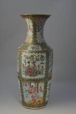 CHINE, CANTON - XIXe s.Grand VASE en porcelaine à décor...