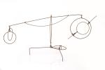 attribué à Alexander Calder (Américain, 1898-1976)Planètes sur trois piedsMétal.Haut. 30,5,...