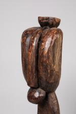 Wang Keping (Chinois, né en 1949)Femme nue, 1991Bois sculpté, signé....