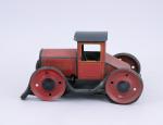 BING Tracteur à chenilles mécanique lithographié rouge. Long 50 cm.