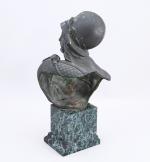 Albert Ernest CARRIER-BELLEUSE (1824 - 1887)Buste de Minerve Bronze patiné,...