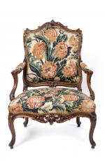 Attribué à Jean-Baptiste I Tilliard (Paris, 1685-1766)Deux exceptionnels grands fauteuils...