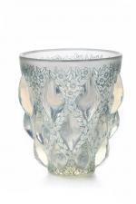 René Lalique (Aÿ, 1860-1945, Paris) Vase Rampillon, modèle créé en...