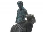Rome, II-IIIe siècle apr. J.-C. Ménade assise sur une panthèreen...
