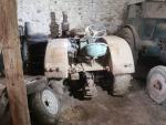1952 SOCIÉTÉ FRANCAISE DE VIERZON Tracteur 203 AGR 

Vert
15 cv...