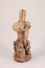 Congo - XXe siècle Sculpture Nkangi Kidituen bois. Elle figure...