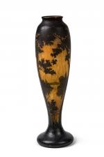 Daum à NancyGrand vase balustre, c. 1910en verre multicouche orange...