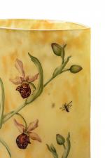 Daum NancyVase "Orchidées ophrys et abeilles", c.1905en verre double-couche gravé...