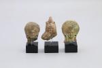 Égypte gréco-romaine, Alexandrie, période romaine Trois figurines en terre cuite,...