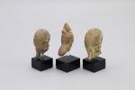 Égypte gréco-romaine, Alexandrie, période romaine Trois figurines en terre cuite,...