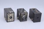 APPAREILS PHOTOSKodak, trois appareils photographiques dont Brownie n°2, Six-20 Brownie...