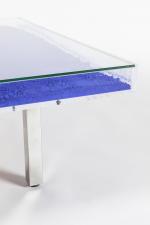 Yves Klein (Français, 1928-1962)Table basse IKBPigment bleu IKB, verre et...
