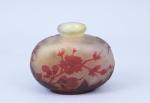 Etablissement Gallé (1846-1904)Petit vase gourdeen verre multicouche jaune et rouge,...