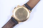 Lemania 105 vendue par UTI
Montre chronographe d'homme, c. 1950

en or...