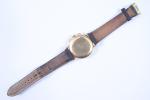 Lemania 105 vendue par UTI
Montre chronographe d'homme, c. 1950

en or...