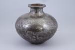 Inde ou Pakistan
Pot à eau dit "ghara"

en métal

Haut. 33 cm....