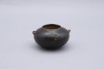 Chine - Dynastie Ming (1368-1644)
Pot à deux anses 

en grès...
