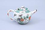 Chine - Epoque Kangxi (1662-1722)
Théière 

en porcelaine dans le style...
