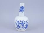 Chine pour le Vietnam - XIXe siècle
Vase à long col

en...