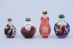 Chine - XXe siècle
 Ensemble comprenant huit tabatières 

en verre...